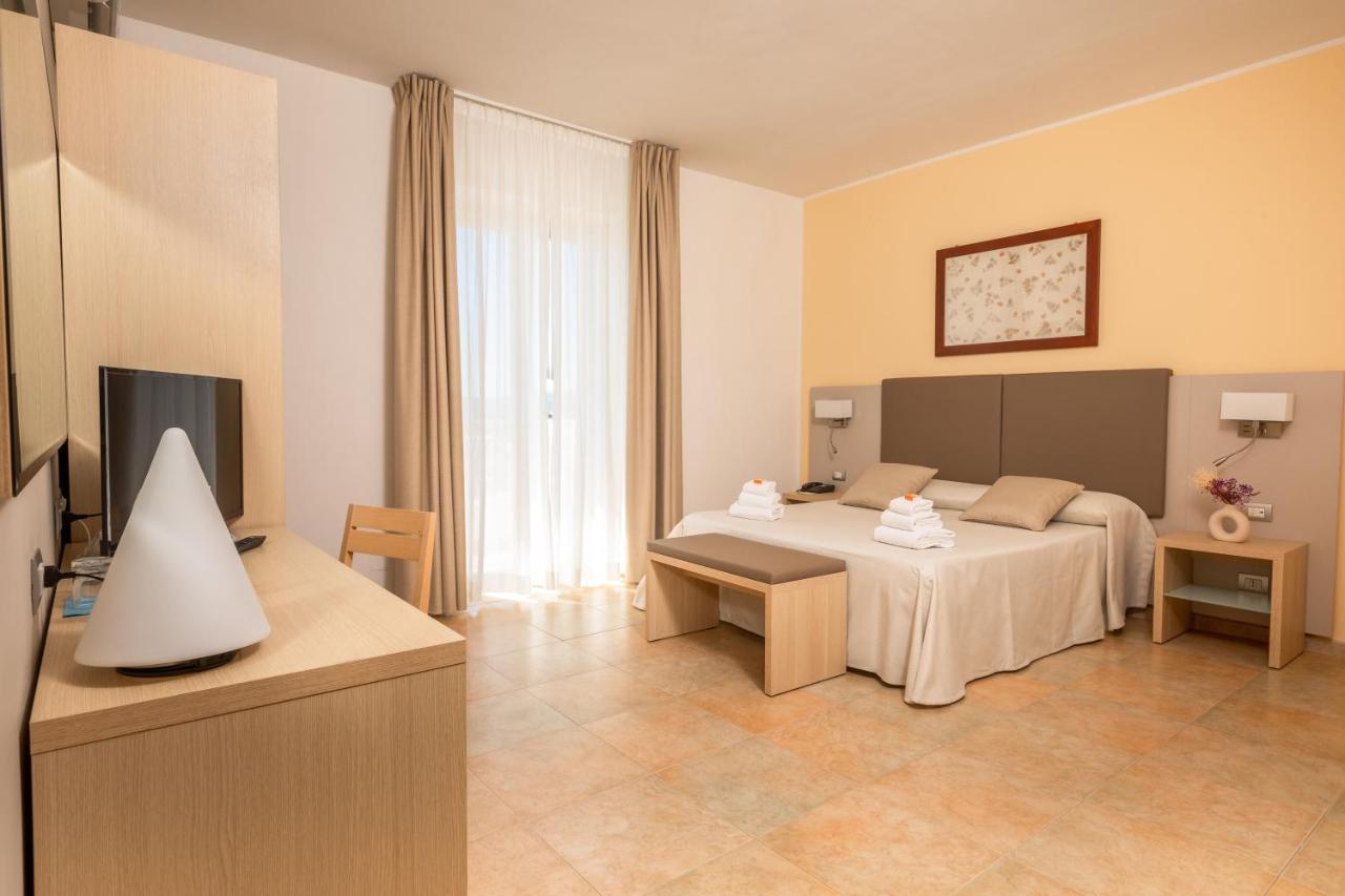 Hotel Degli Aranci Vieste Esterno foto