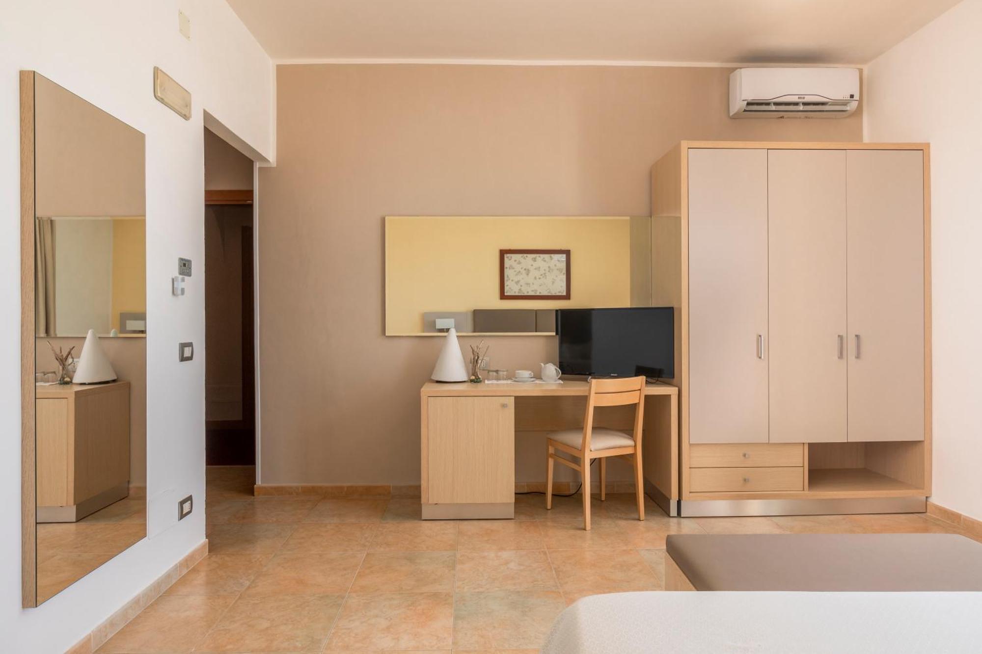 Hotel Degli Aranci Vieste Esterno foto