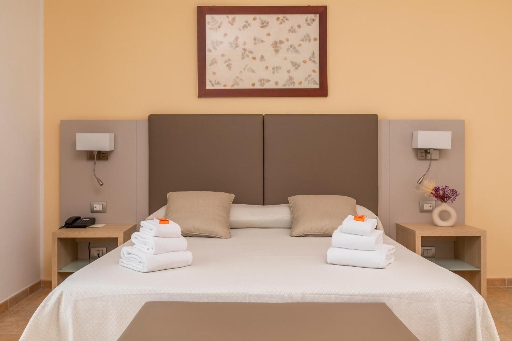 Hotel Degli Aranci Vieste Esterno foto