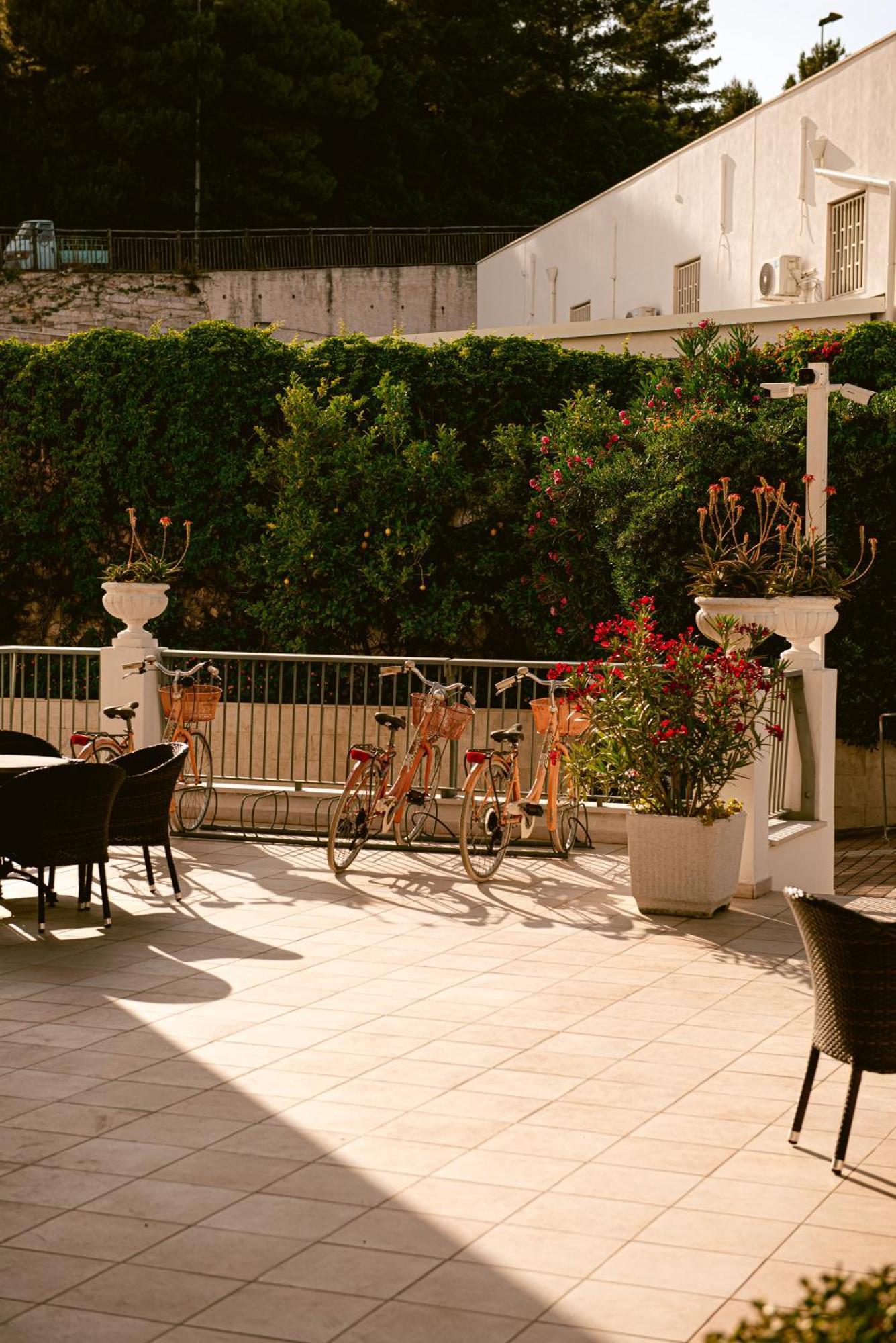 Hotel Degli Aranci Vieste Esterno foto