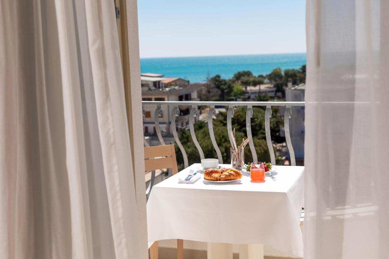 Hotel Degli Aranci Vieste Esterno foto