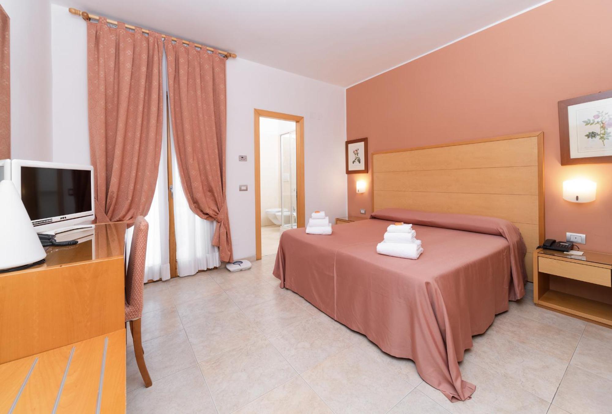 Hotel Degli Aranci Vieste Esterno foto