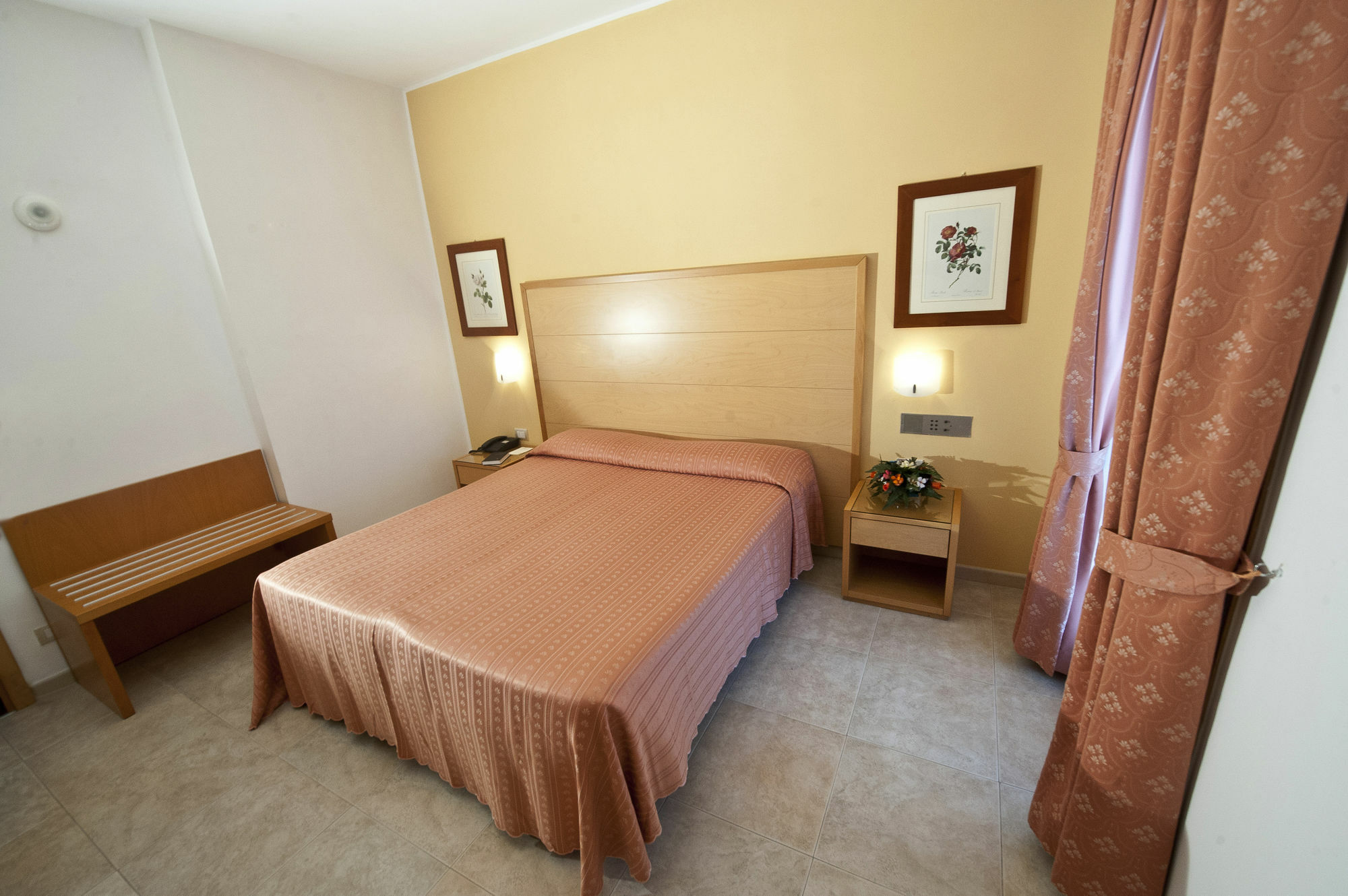 Hotel Degli Aranci Vieste Esterno foto