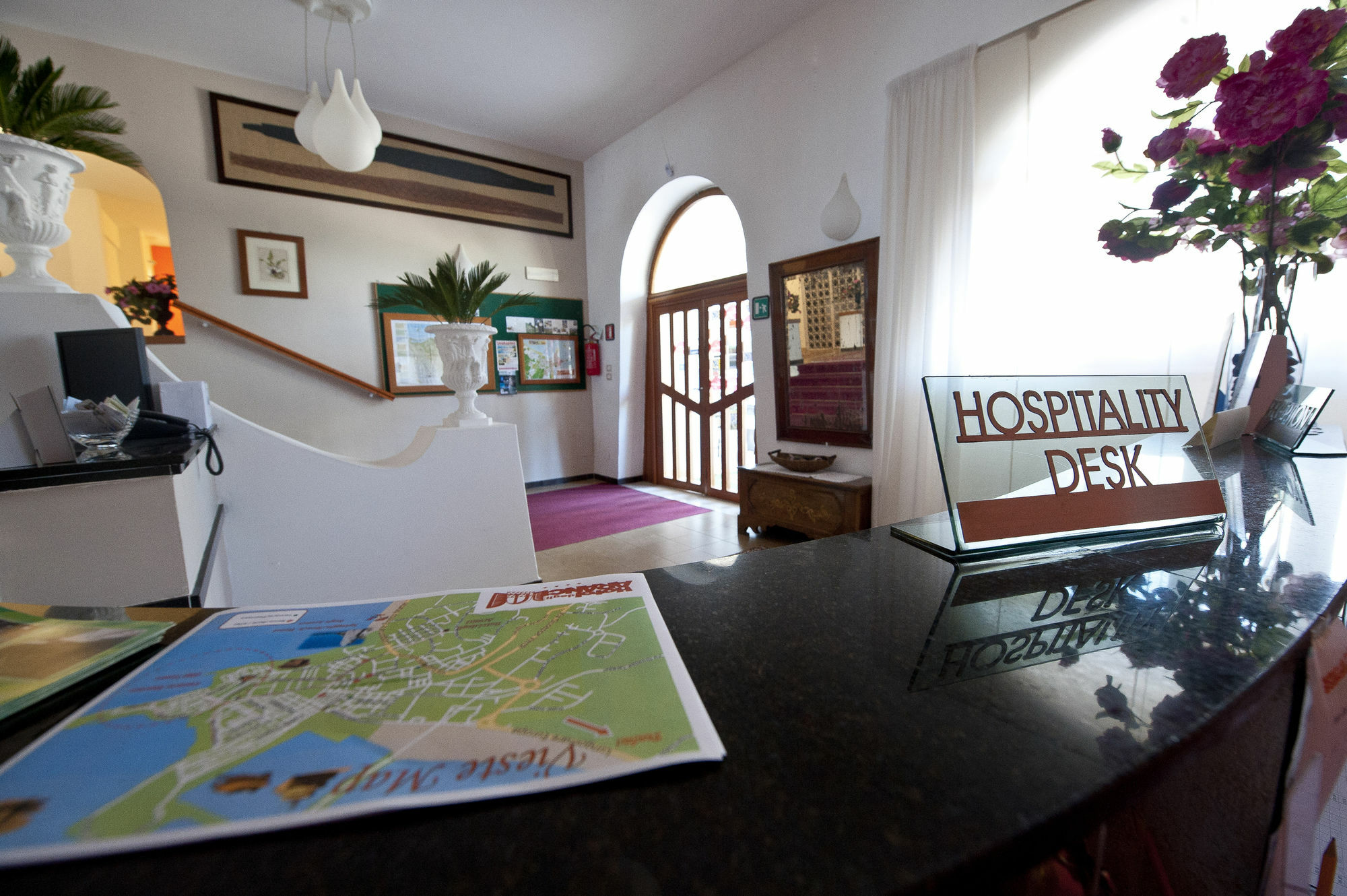 Hotel Degli Aranci Vieste Esterno foto